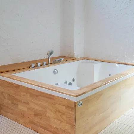 Flats Poeta Serrano 公寓 *