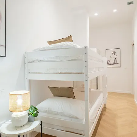 Flats Poeta Serrano 公寓